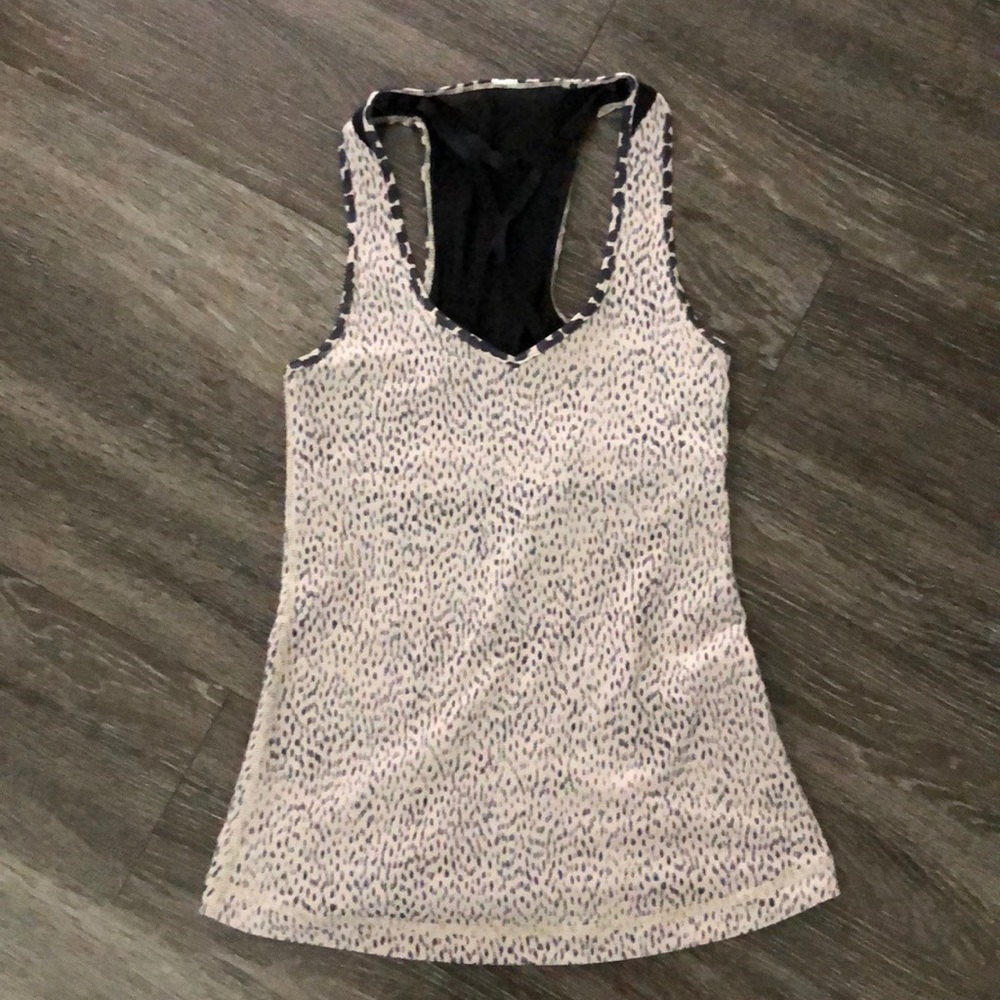 Lulu lemon top w/ built in bra